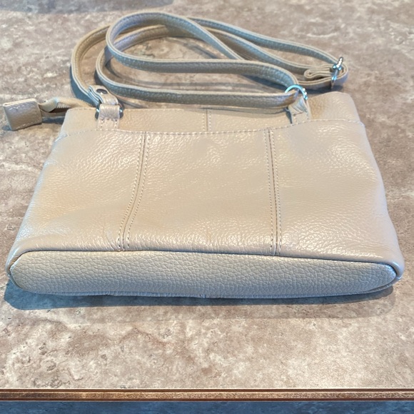 Bentley Leathers, nude/cream colour purse - Picture 3 of 12